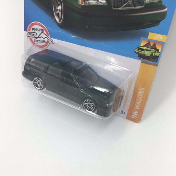 2022 hot wheels g case #140 Volvo 850 Estate 92D Online now