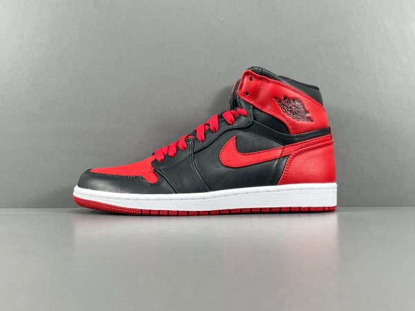 AIR JORDAN 1 RETRO
HIGH BAN Fashion