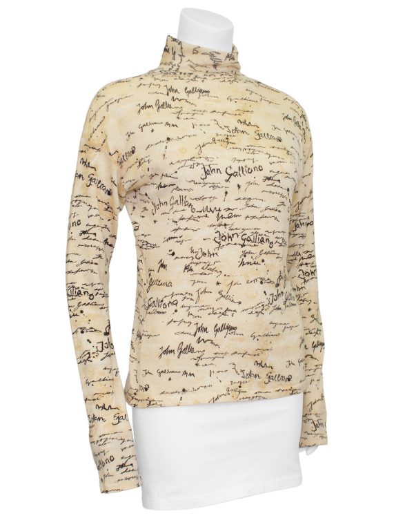 Cream Script Turtleneck Fashion